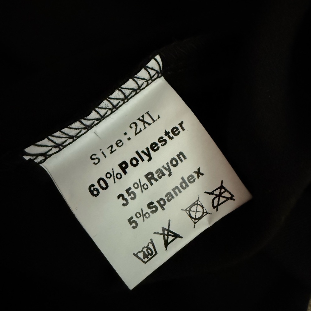Women’s Oversized T-Shirt in 2XL, black and white - Picture 3 of 3
